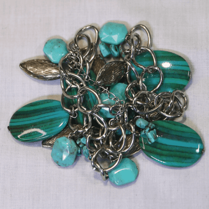 Green Vintage Cascading Necklace - Image 3