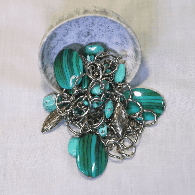 Green Vintage Cascading Necklace - Image 2